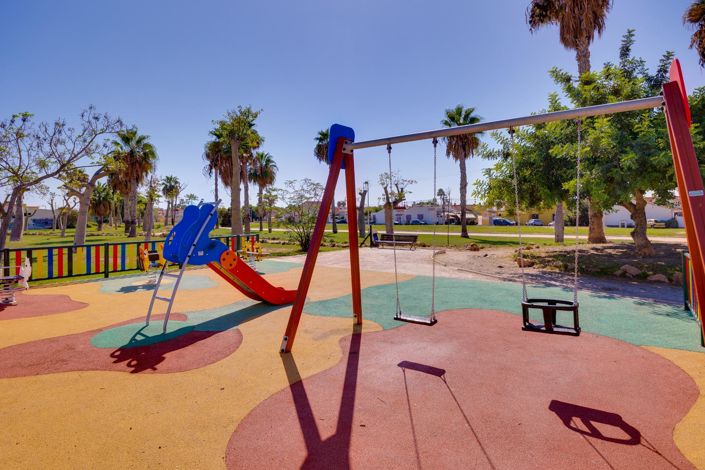 Image No.50-3 Bed Townhouse for sale