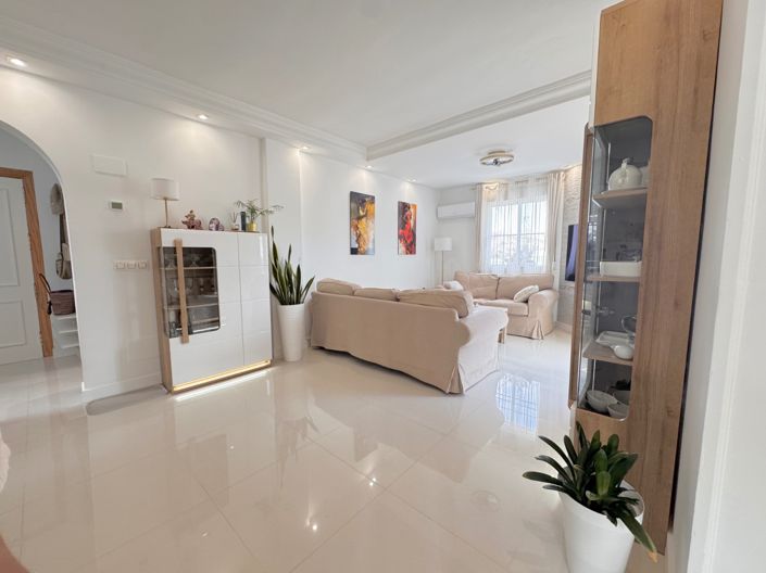 Image No.9-5 Bed Villa for sale