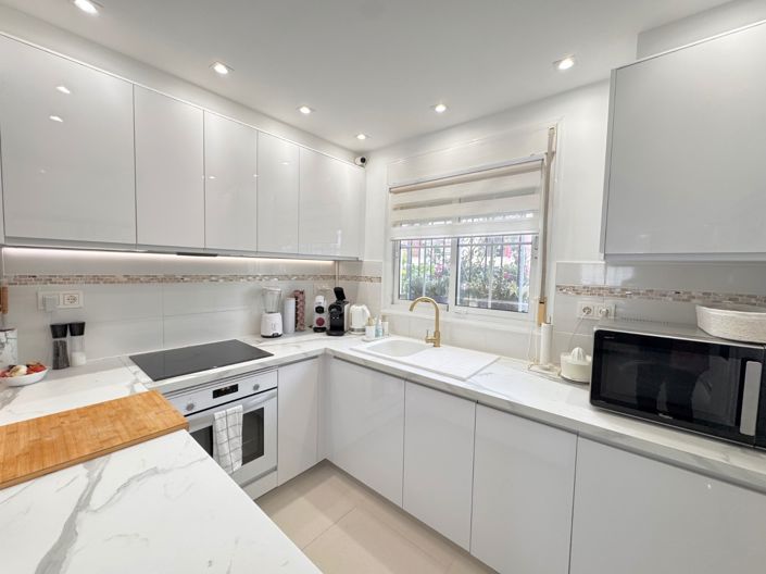 Image No.14-5 Bed Villa for sale