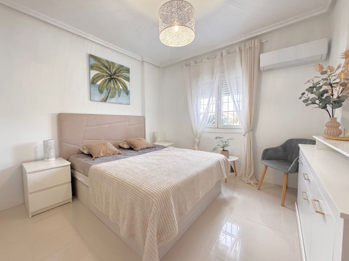 Image No.30-5 Bed Villa for sale