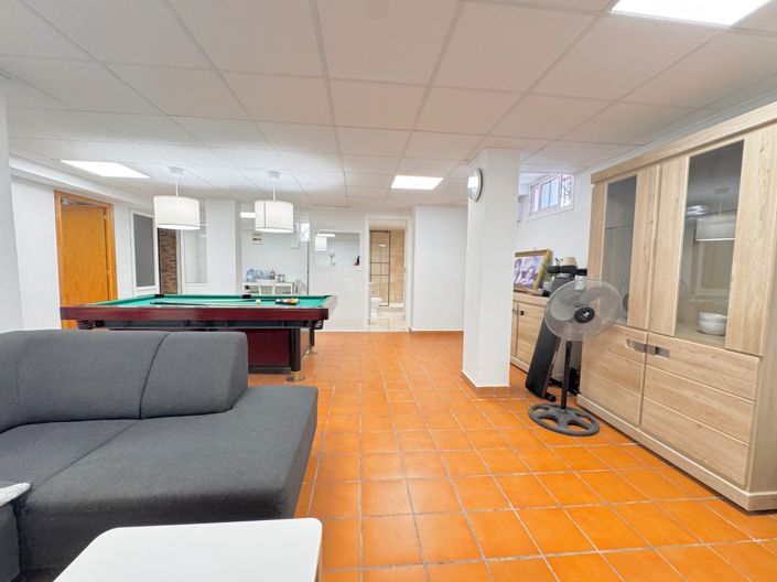 Image No.38-5 Bed Villa for sale