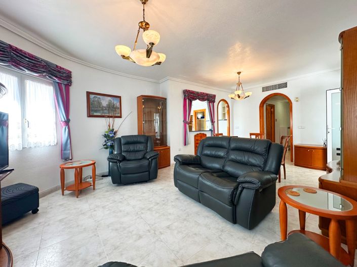 Image No.11-3 Bed Villa for sale