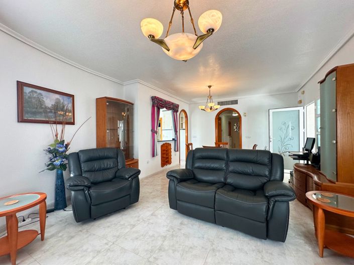 Image No.17-3 Bed Villa for sale