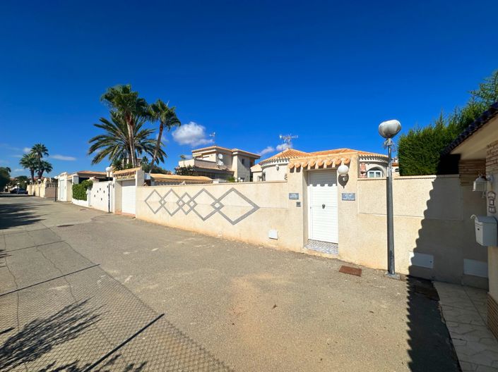 Image No.45-3 Bed Villa for sale