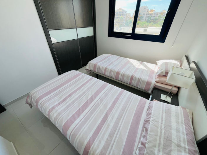 Image No.19-3 Bed Apartment for sale