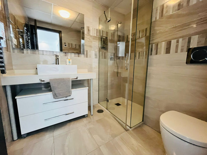 Image No.21-3 Bed Apartment for sale