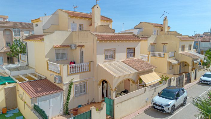 Image No.1-3 Bed Villa for sale