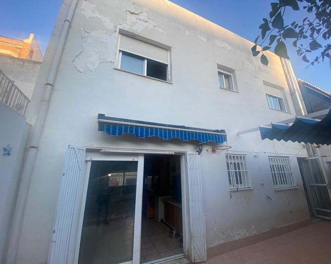 Image No.1-4 Bed Villa for sale