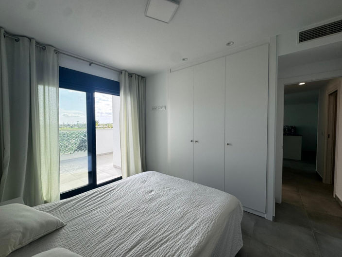 Image No.8-2 Bed Apartment for sale