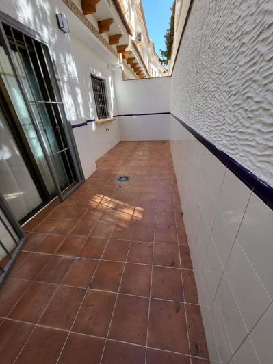 Image No.17-3 Bed Townhouse for sale