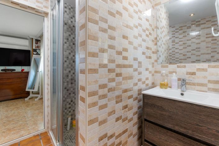 Image No.28-4 Bed Villa for sale