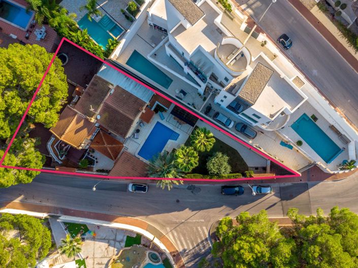 Image No.3-4 Bed Villa for sale