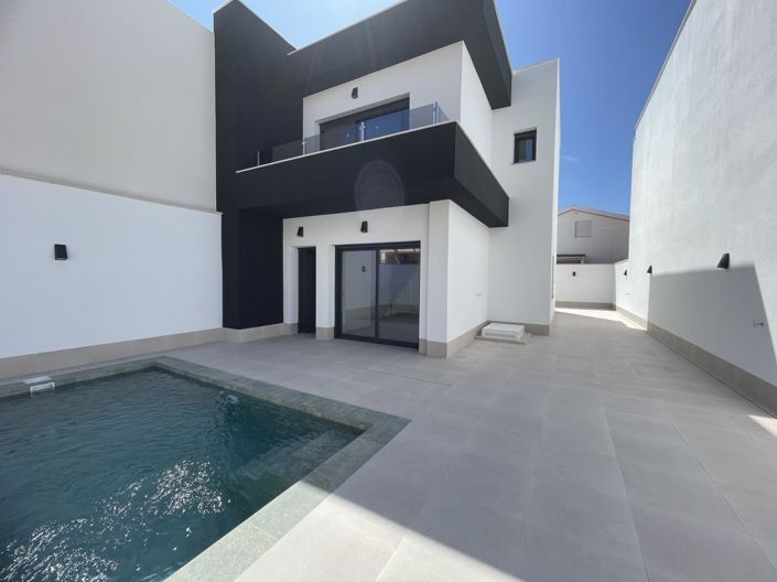 Image No.1-3 Bed Villa for sale