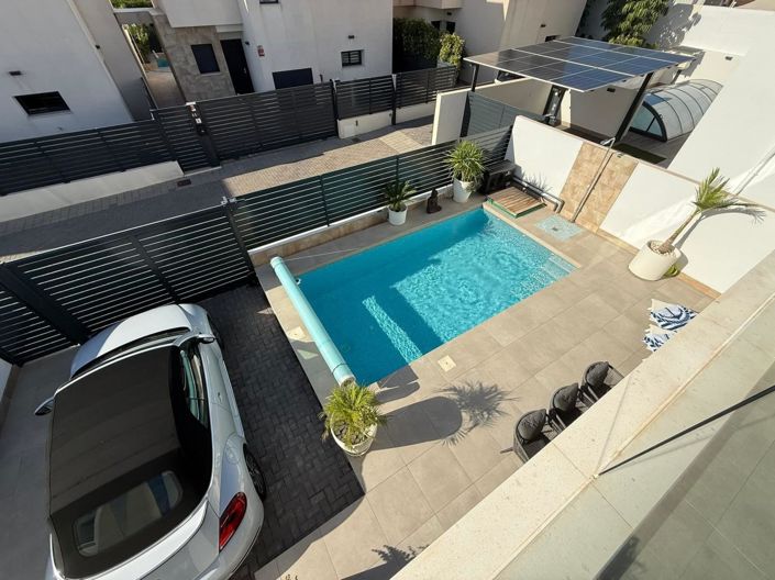 Image No.1-3 Bed Villa for sale