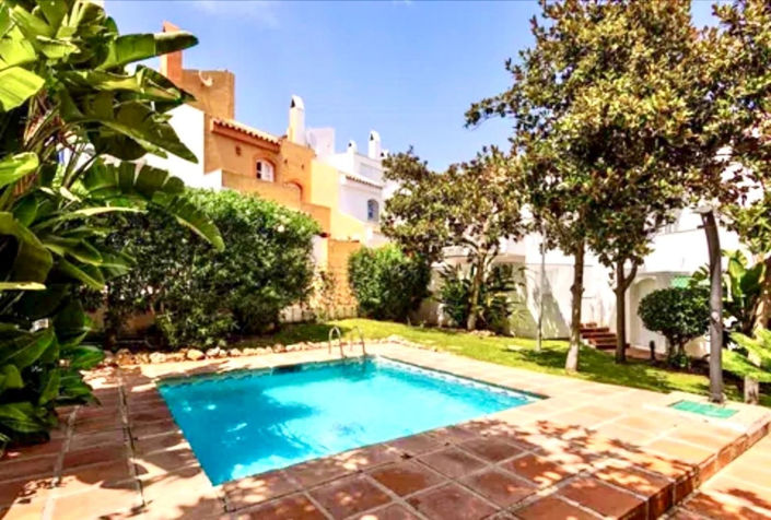Image No.1-5 Bed Townhouse for sale
