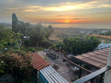 10-bb915d1cb19341576dcdc994b81ab9c5