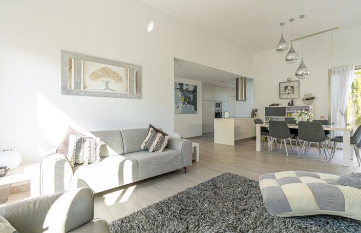 Image No.3-3 Bed Villa for sale