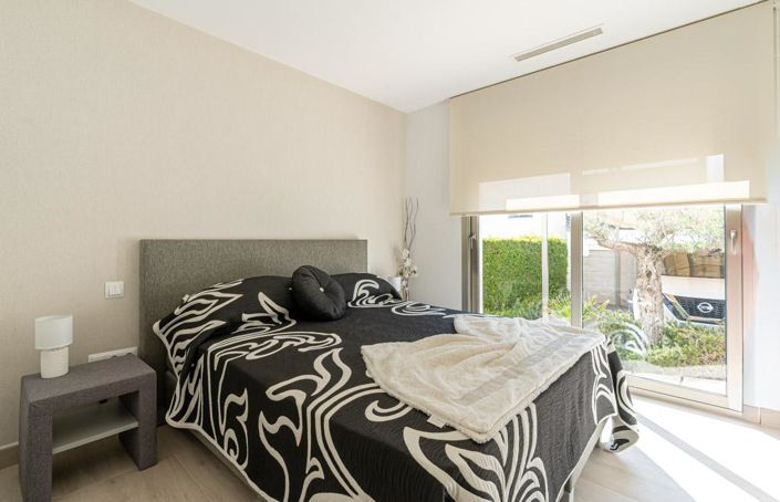 Image No.9-3 Bed Villa for sale