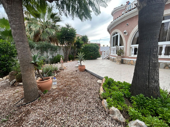 Image No.2-2 Bed Villa for sale