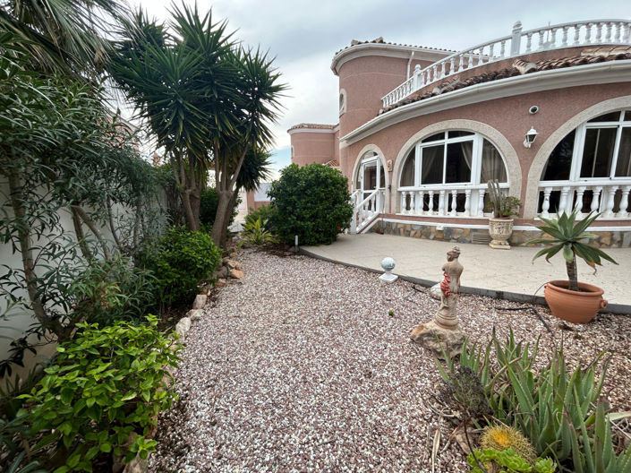 Image No.21-2 Bed Villa for sale