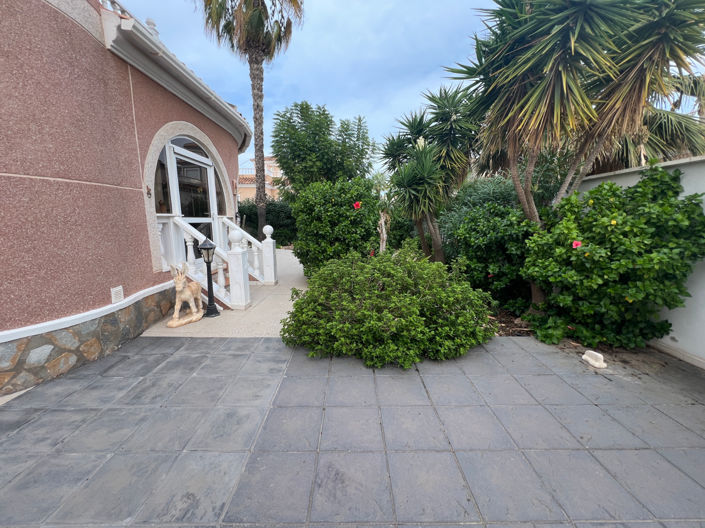 Image No.25-2 Bed Villa for sale