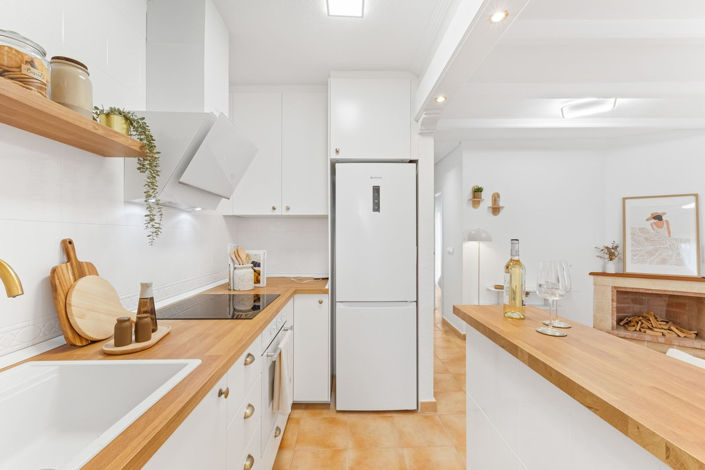 Image No.14-2 Bed House for sale