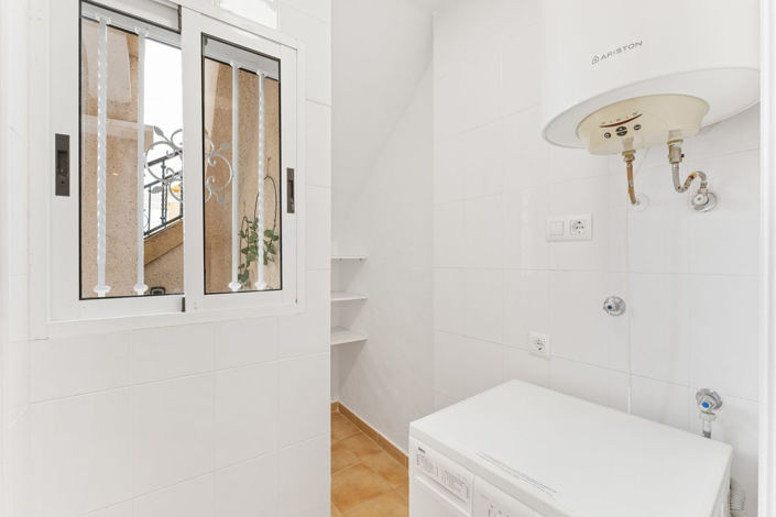 Image No.25-2 Bed House for sale