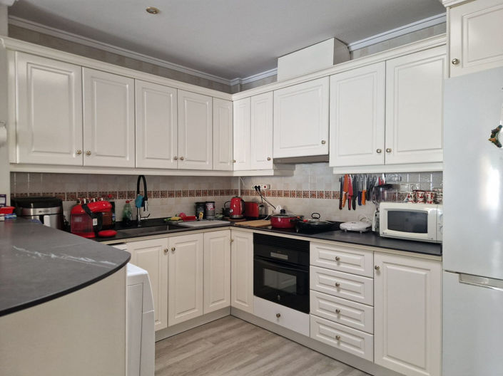 Image No.10-3 Bed House for sale