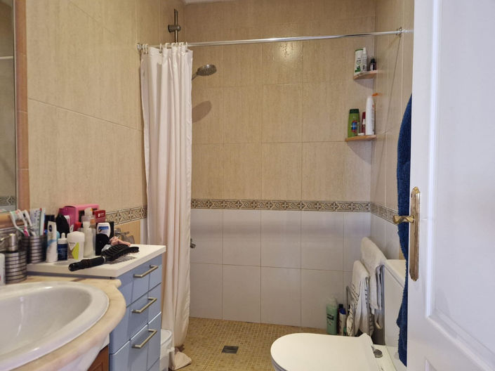 Image No.17-3 Bed House for sale