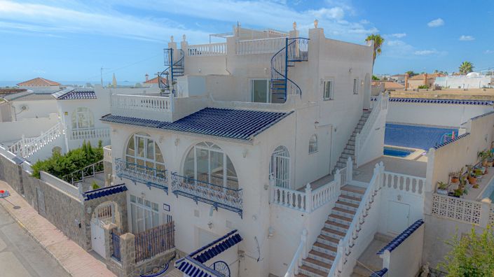 Image No.1-3 Bed Villa for sale