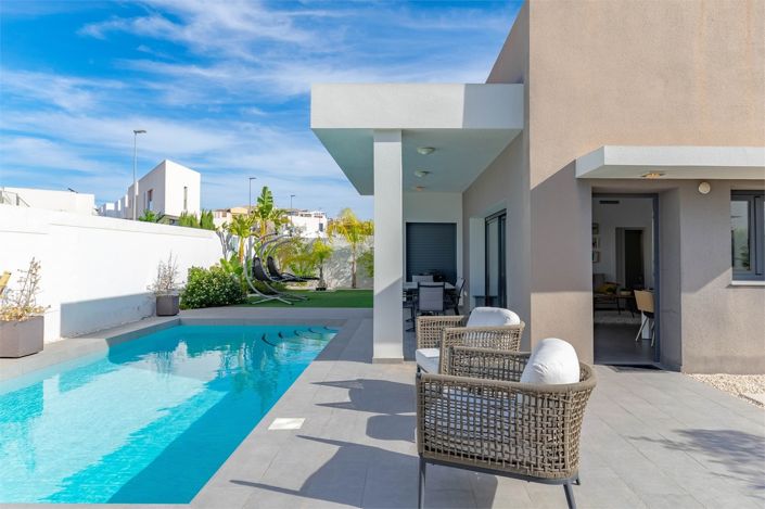 Image No.2-3 Bed Villa for sale