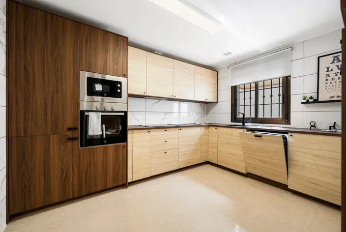 Image No.8-3 Bed Townhouse for sale