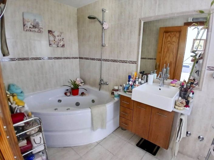 Image No.6-3 Bed Apartment for sale