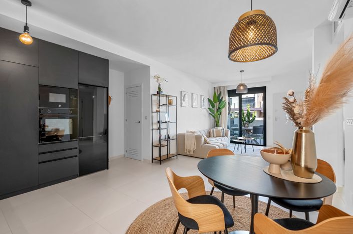 Image No.8-2 Bed Apartment for sale