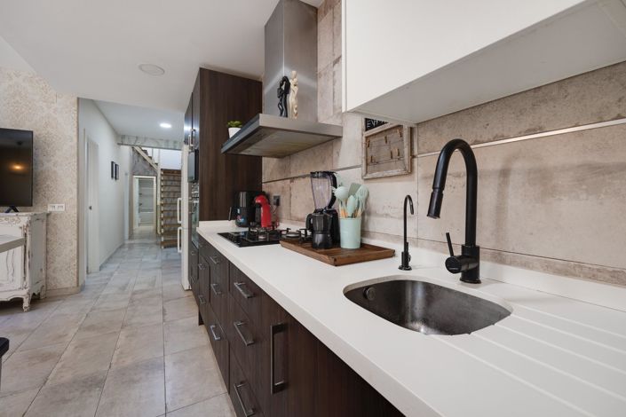 Image No.10-3 Bed Townhouse for sale