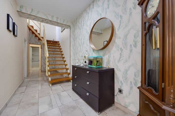 Image No.11-3 Bed Townhouse for sale