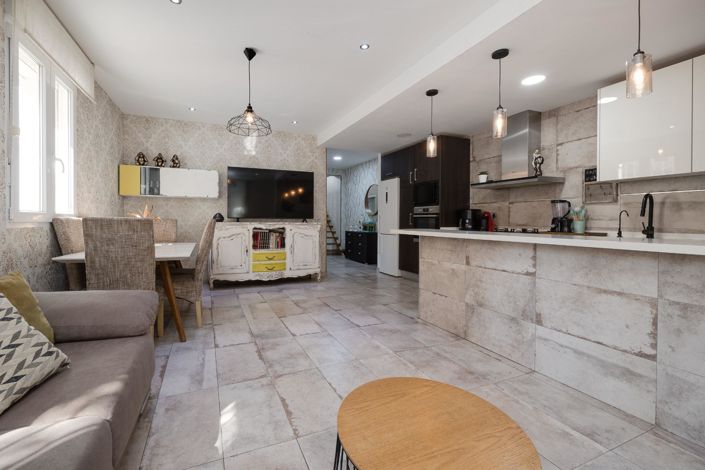 Image No.2-3 Bed Townhouse for sale