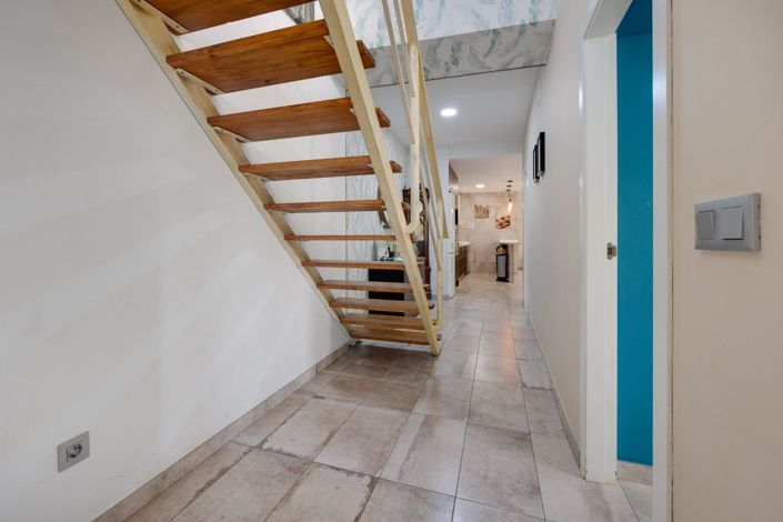 Image No.26-3 Bed Townhouse for sale