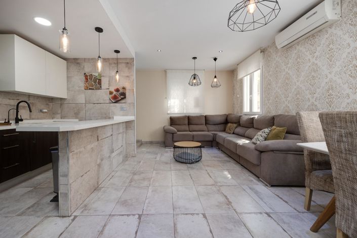 Image No.4-3 Bed Townhouse for sale