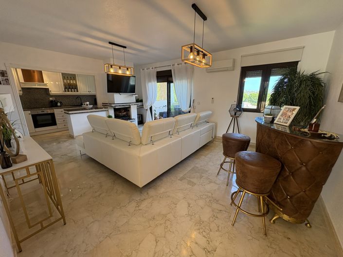 Image No.2-3 Bed Property for sale