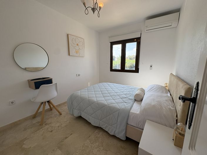 Image No.5-3 Bed Property for sale