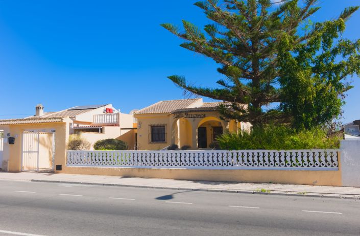 Image No.40-2 Bed Villa for sale