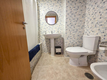 10-bb915d1cb19341576dcdc994b81ab9c5