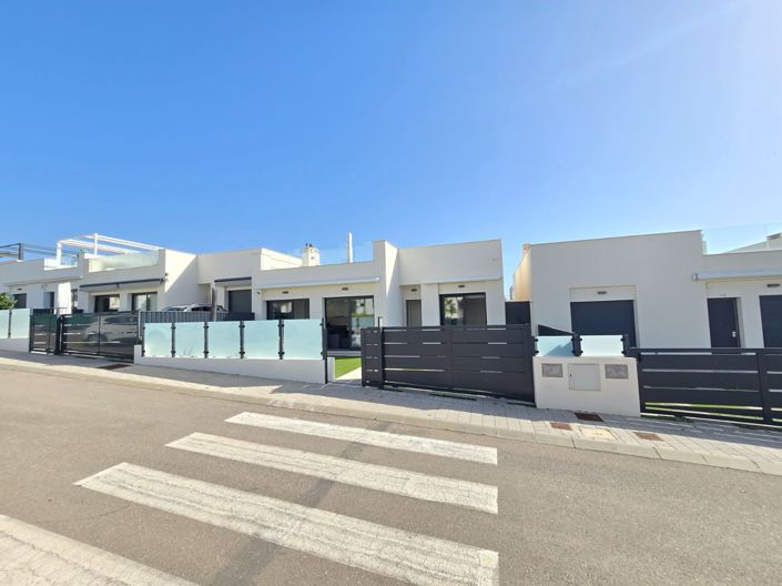 Image No.2-3 Bed Villa for sale