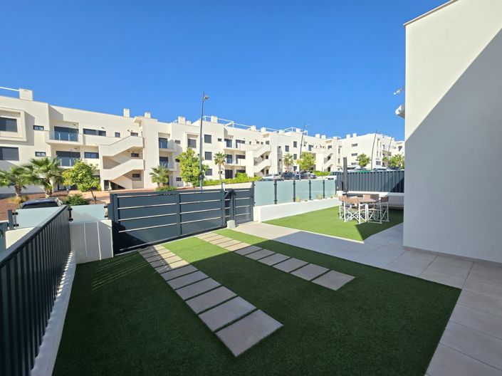 Image No.5-3 Bed Villa for sale