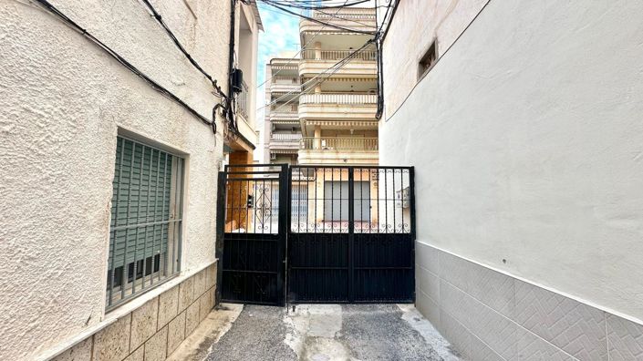 Image No.7-4 Bed Townhouse for sale