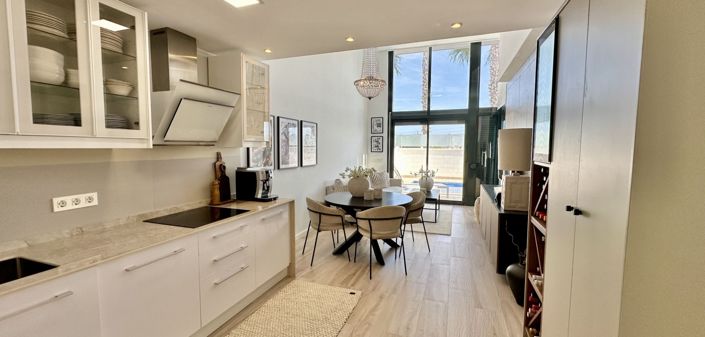 Image No.2-3 Bed Villa for sale