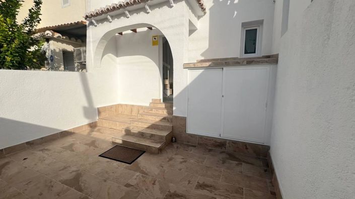 Image No.1-3 Bed Townhouse for sale