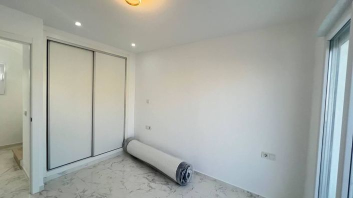 Image No.25-3 Bed Townhouse for sale