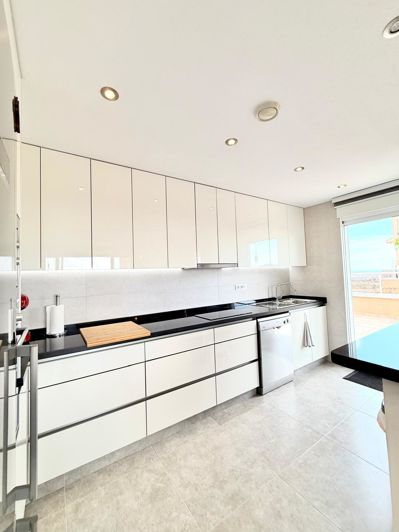 Image No.18-3 Bed Apartment for sale